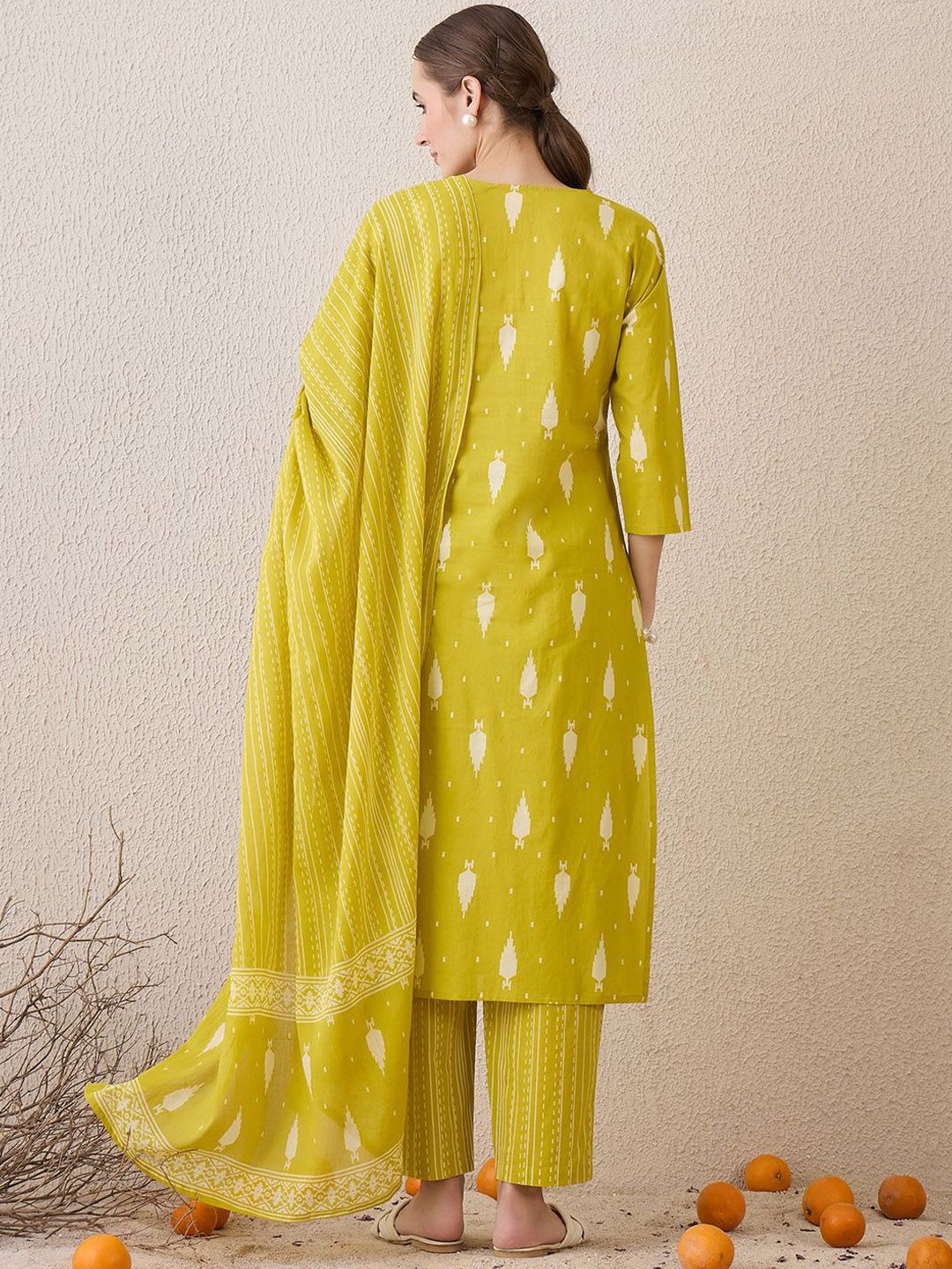 Dhiyona IE Floral Printed Notch Neck Sequinned Pure Cotton Kurta & Trousers & Dupatta