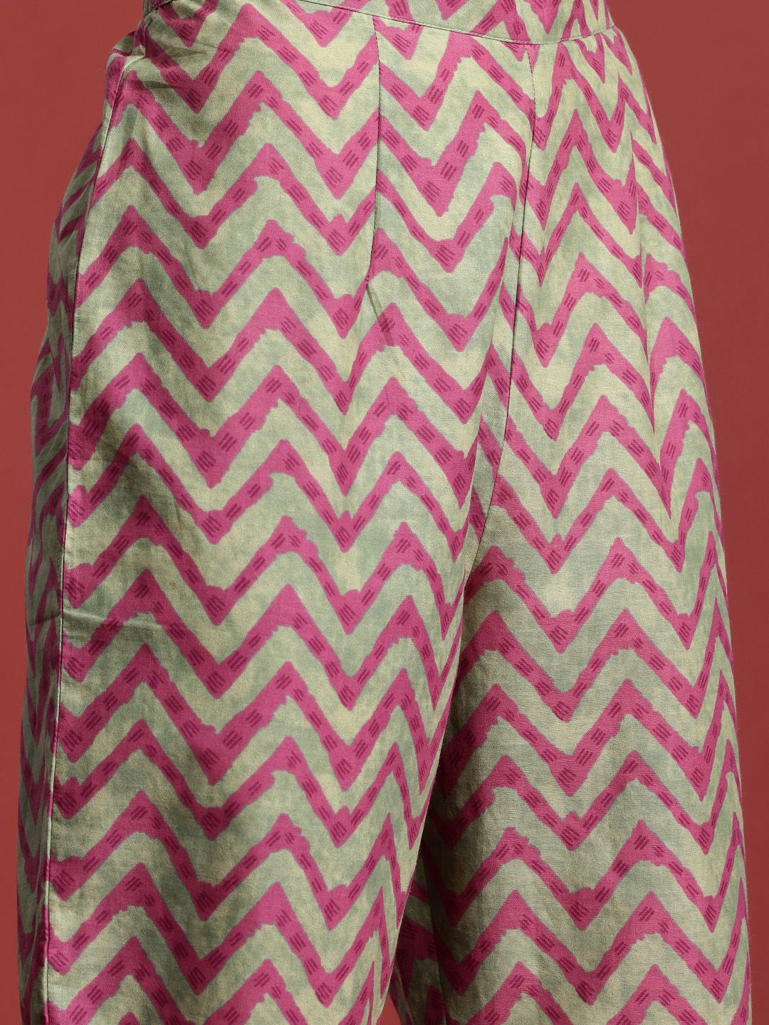 Floral Printed Pleated Pure Cotton Kurta with Trousers & With Dupatta