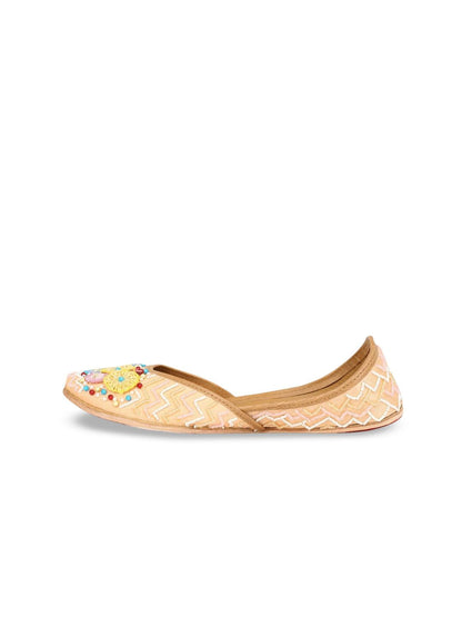 Dhiyona HOP Women Embroidered Mojaris