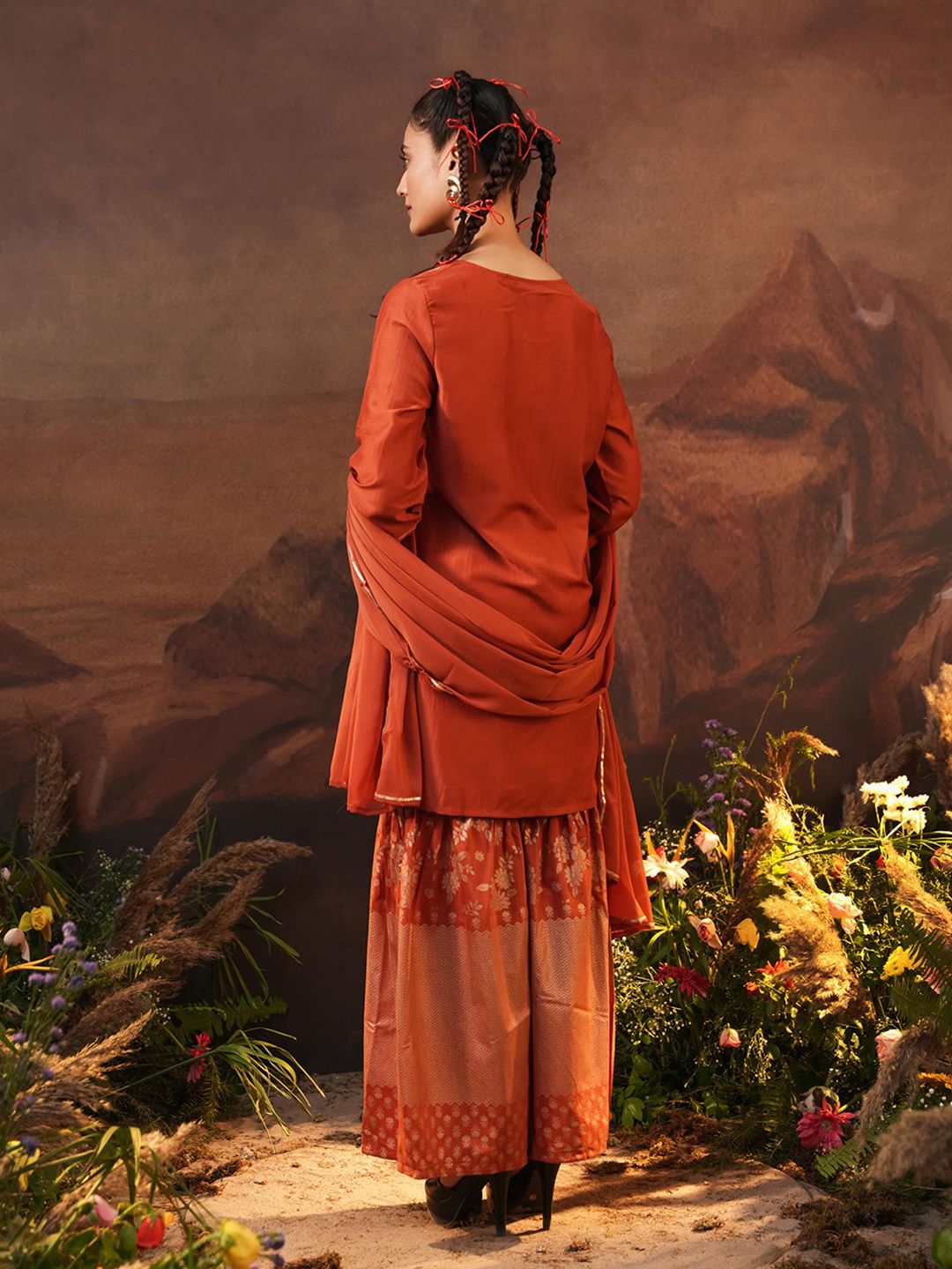 Dhiyona IS Women's Floral Printed Round Neck Three-Quarter Sleeves Kurti with Sharara & With Dupatta