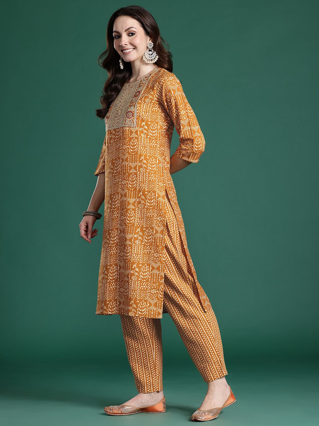 Ethnic Motifs Printed Thread Work Pure Cotton Kurta with Trousers & With Dupatta