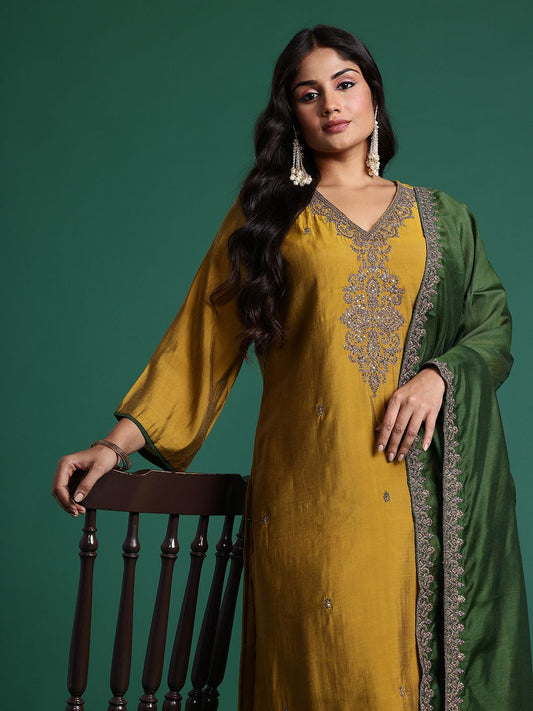 Dhiyona IE Plus Size Ethnic Motifs Embroidered Zari Kurta with Trousers & Dupatta