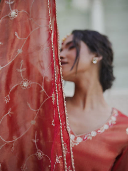 Women Floral Embroidered Regular Liva Kurta with Trousers & With Dupatta