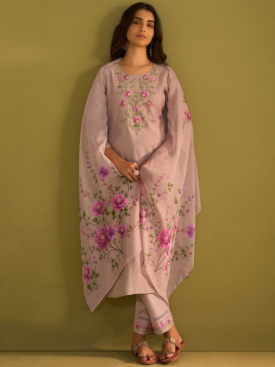 Women Floral Embroidered Regular Thread Work Kurta with Trousers & With Dupatta