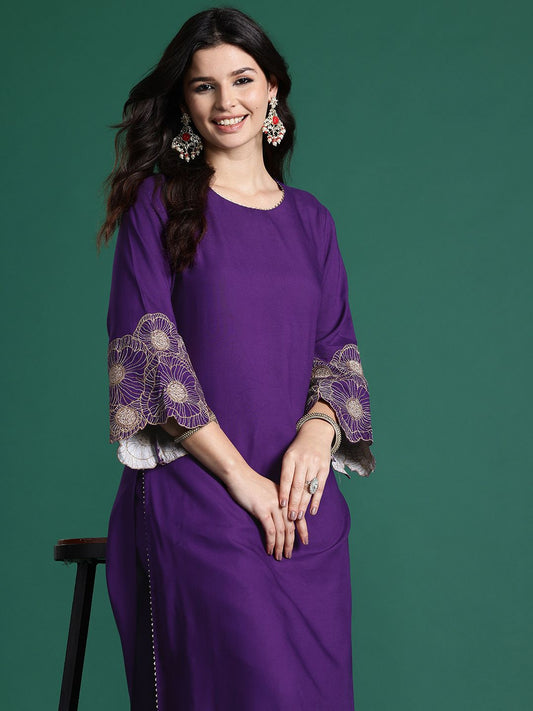 Dhiyona IE Floral Zari Embroidered Kurta with Trousers