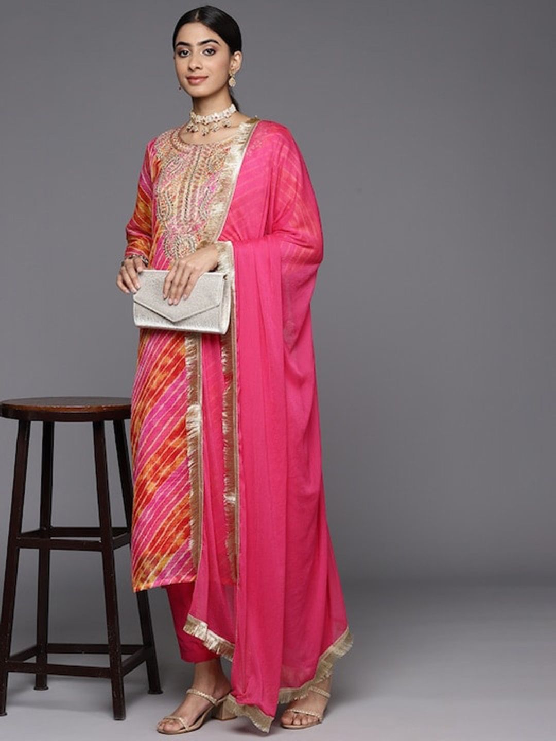 Dhiyona VA Women'sPink Leheriya Printed Thread Work Straight Kurta & Trousers & With Dupatta