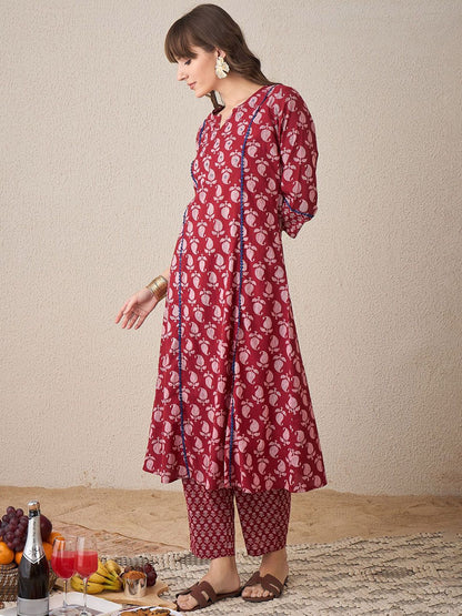 Dhiyona IE Paisley Printed Pure Cotton Notch Neck Straight Tunic And Trousers