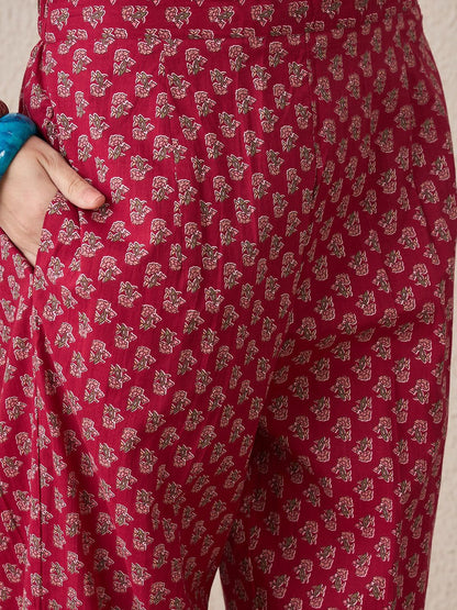 Dhiyona IE Floral Printed Pure Cotton Sleeveless V-Neck Straight Kurta With Trousers