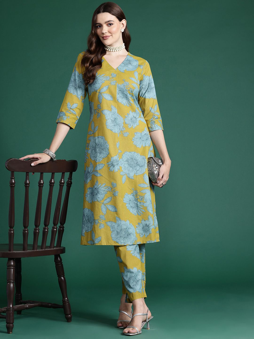 Dhiyona IE Floral Printed Pleated Kurta with Trousers