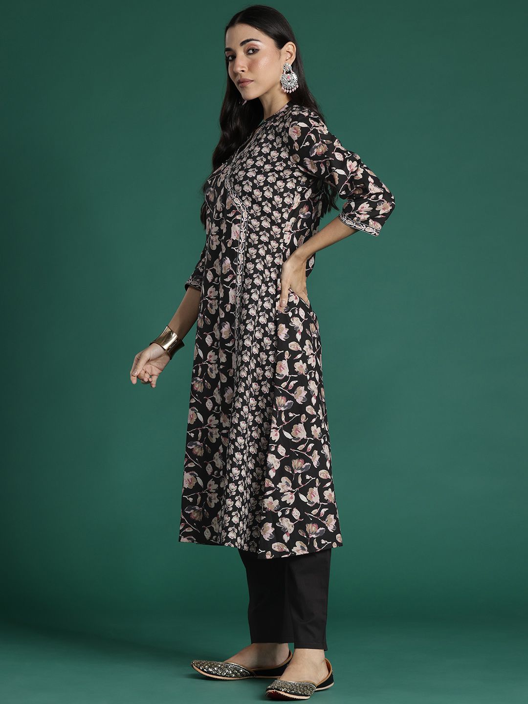 Dhiyona IE Women Floral Printed Angrakha Pure Cotton Kurta with Trousers & With Dupatta