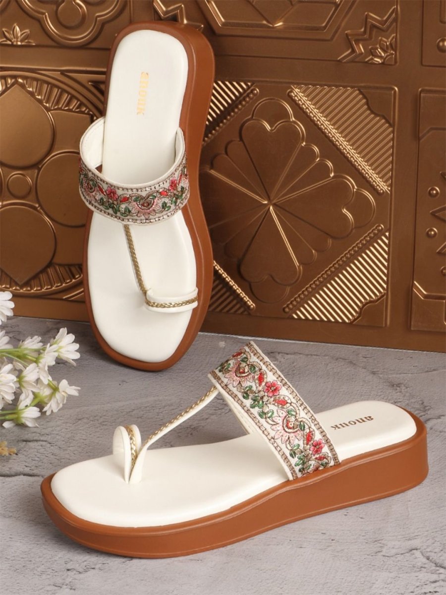 Dhiyona AK Women Embellished Ethnic Open Toe Flats