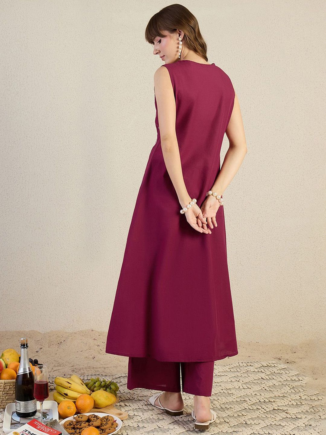 Floral Embroidered Notch Neck Thread Work Pure Cotton Straight Kurta & Palazzos