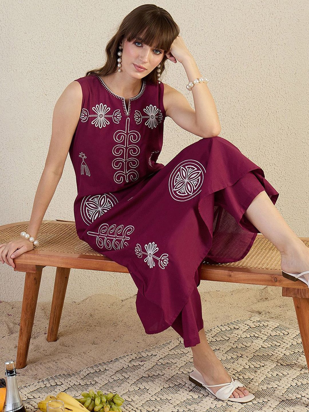 Floral Embroidered Notch Neck Thread Work Pure Cotton Straight Kurta & Palazzos