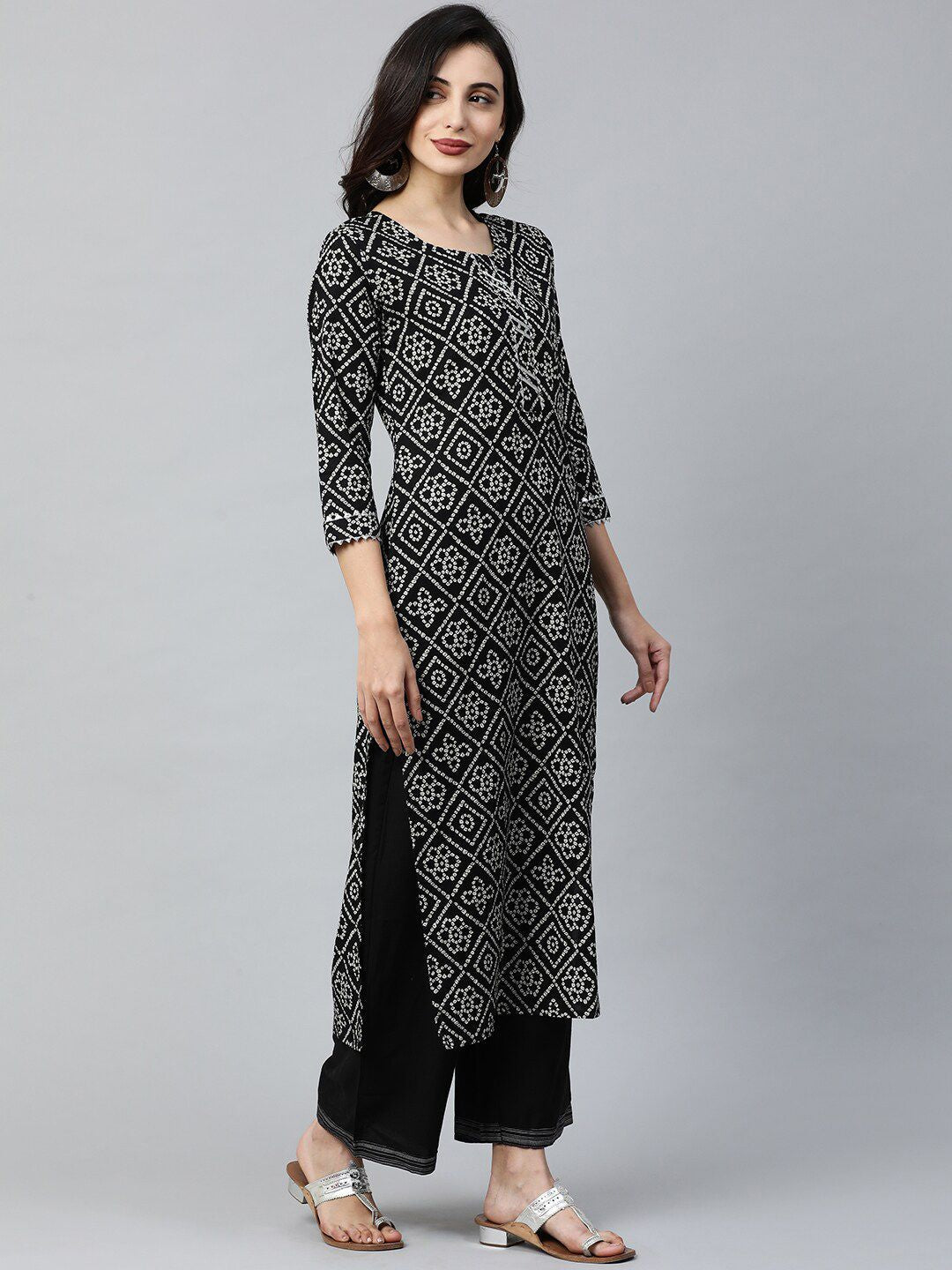 Dhiyona IE Women Black & White Printed Straight Kurta