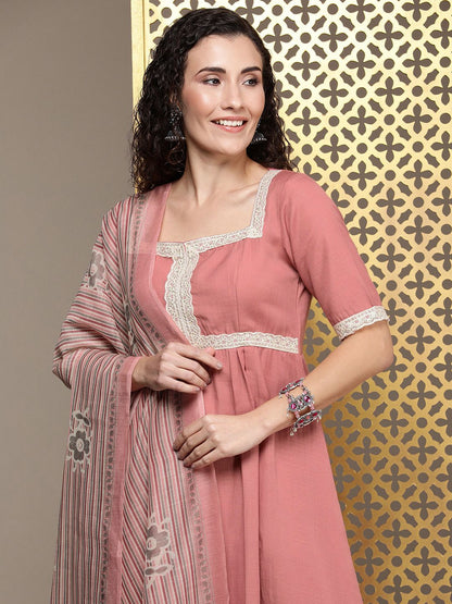 Dhiyona PD Women Women Floral Yoke Design Pleated Thread Work Kurta with Trousers & With Dupatta