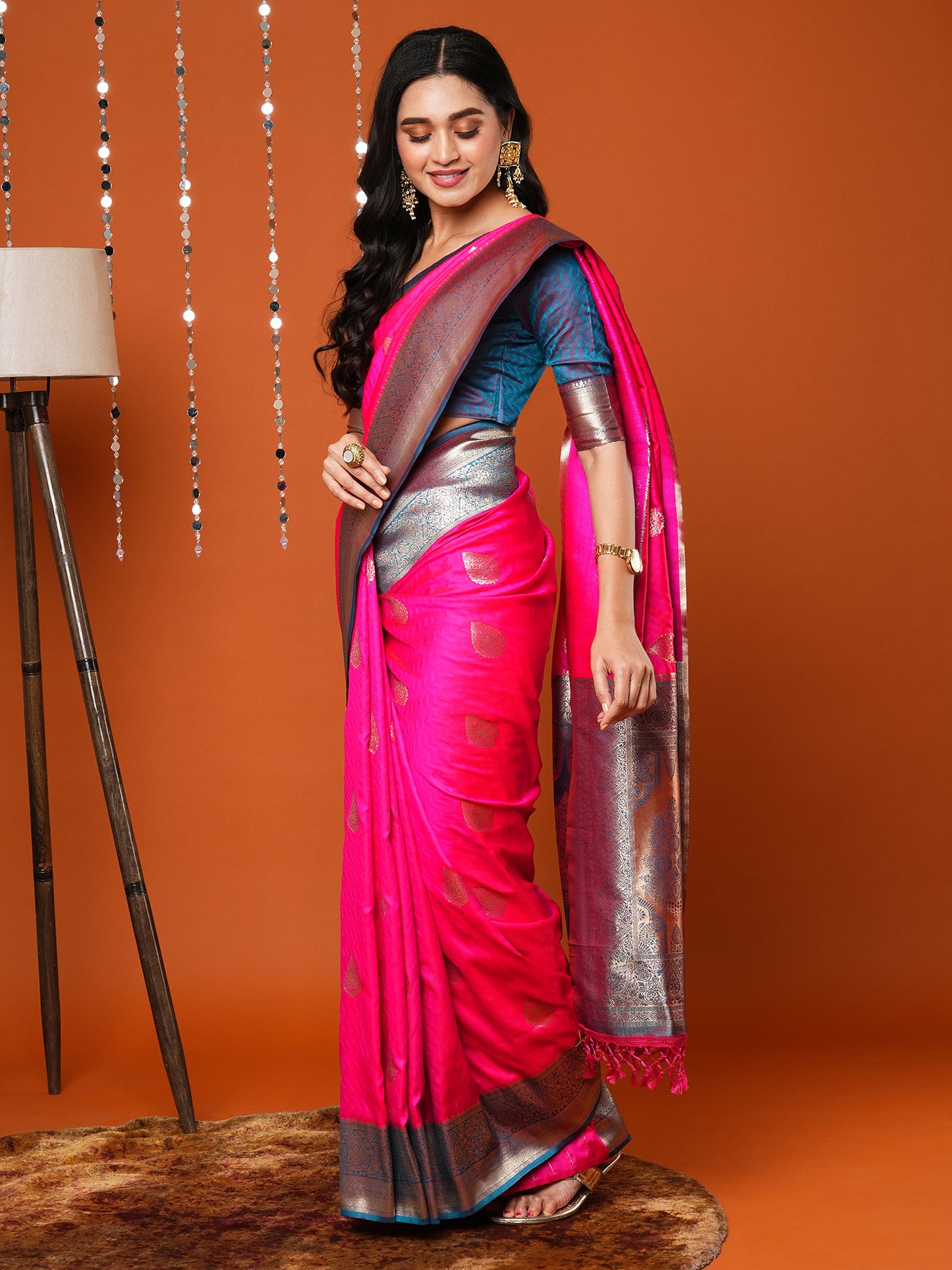 Women's Silk Blend Pink Woven Design Designer Saree With Blouse Piece