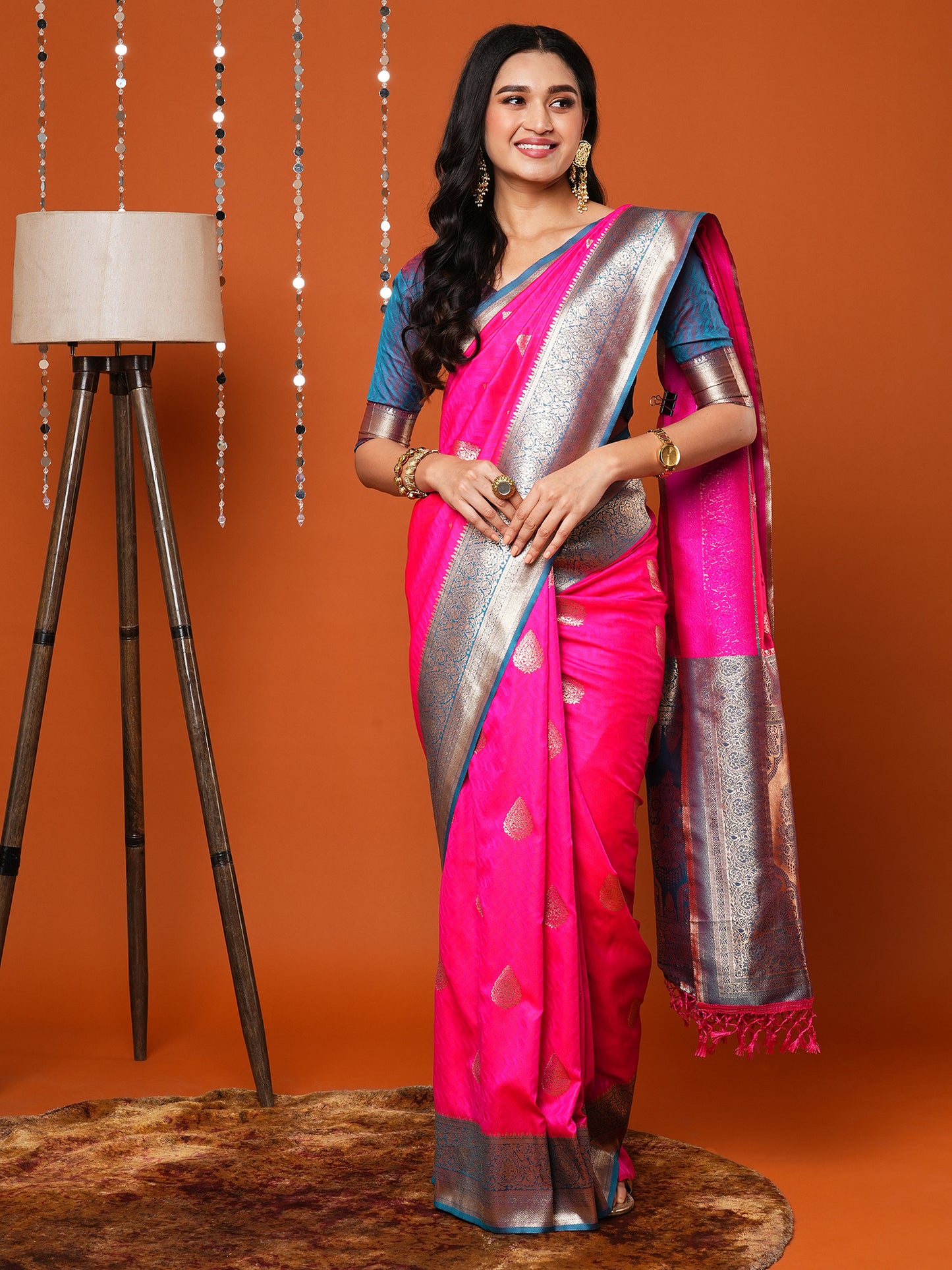 Women's Silk Blend Pink Woven Design Designer Saree With Blouse Piece