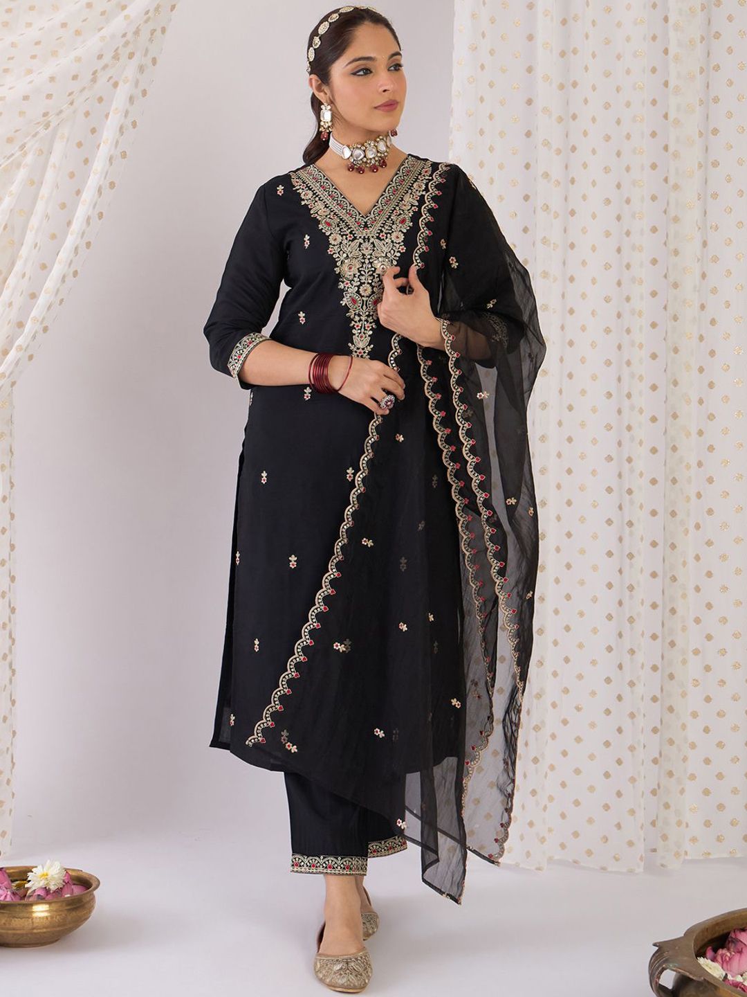 Dhiyona IE Floral Embroidered V-Neck Zari Straight Kurta With Trouser And Dupatta