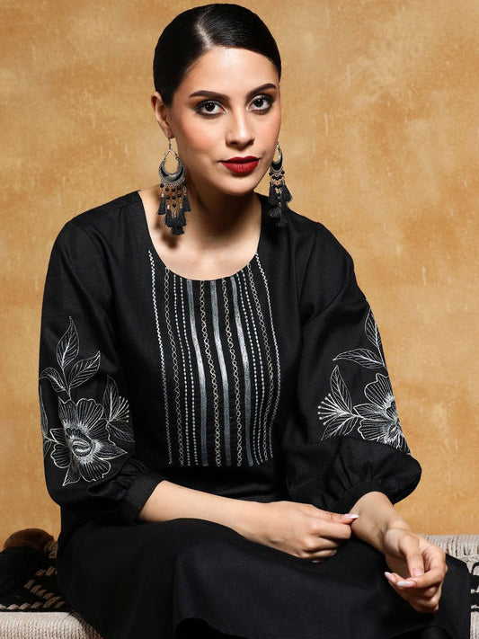 Dhiyona VA Women'sFloral Embroidered Thread Work Round Neck Straight Kurta With Trousers