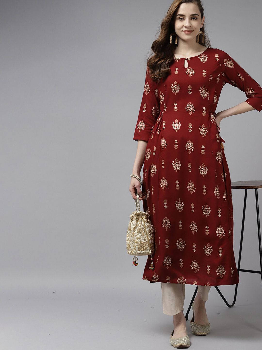 Dhiyona IE Women Maroon Keyhole Neck Kurta