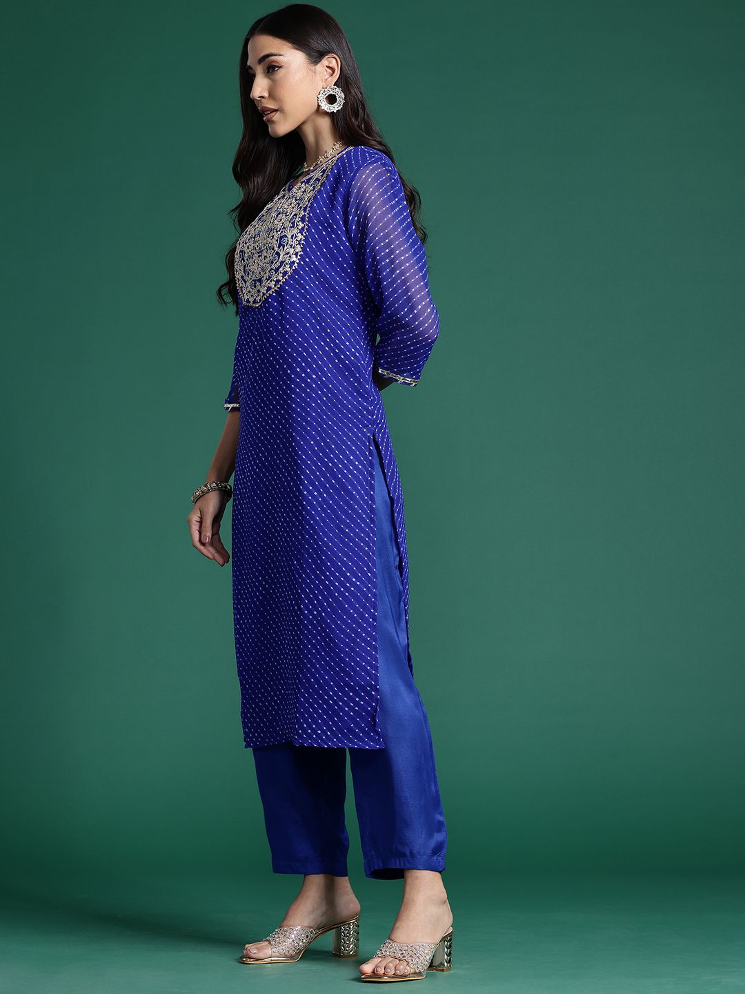 Women Leheriya Printed Regular Kurta With Trousers & Dupatta