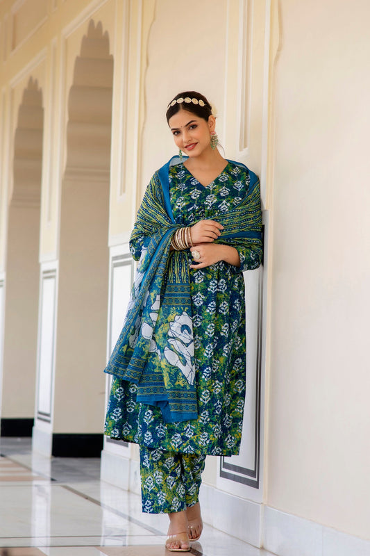 Women Dark Green Printed Viscose Rayon Kurta, Pant And Dupatta Set