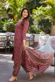 Women Maroon, Black, White Floral Print, Printed Viscose Rayon Kurta, Pant And Dupatta Set