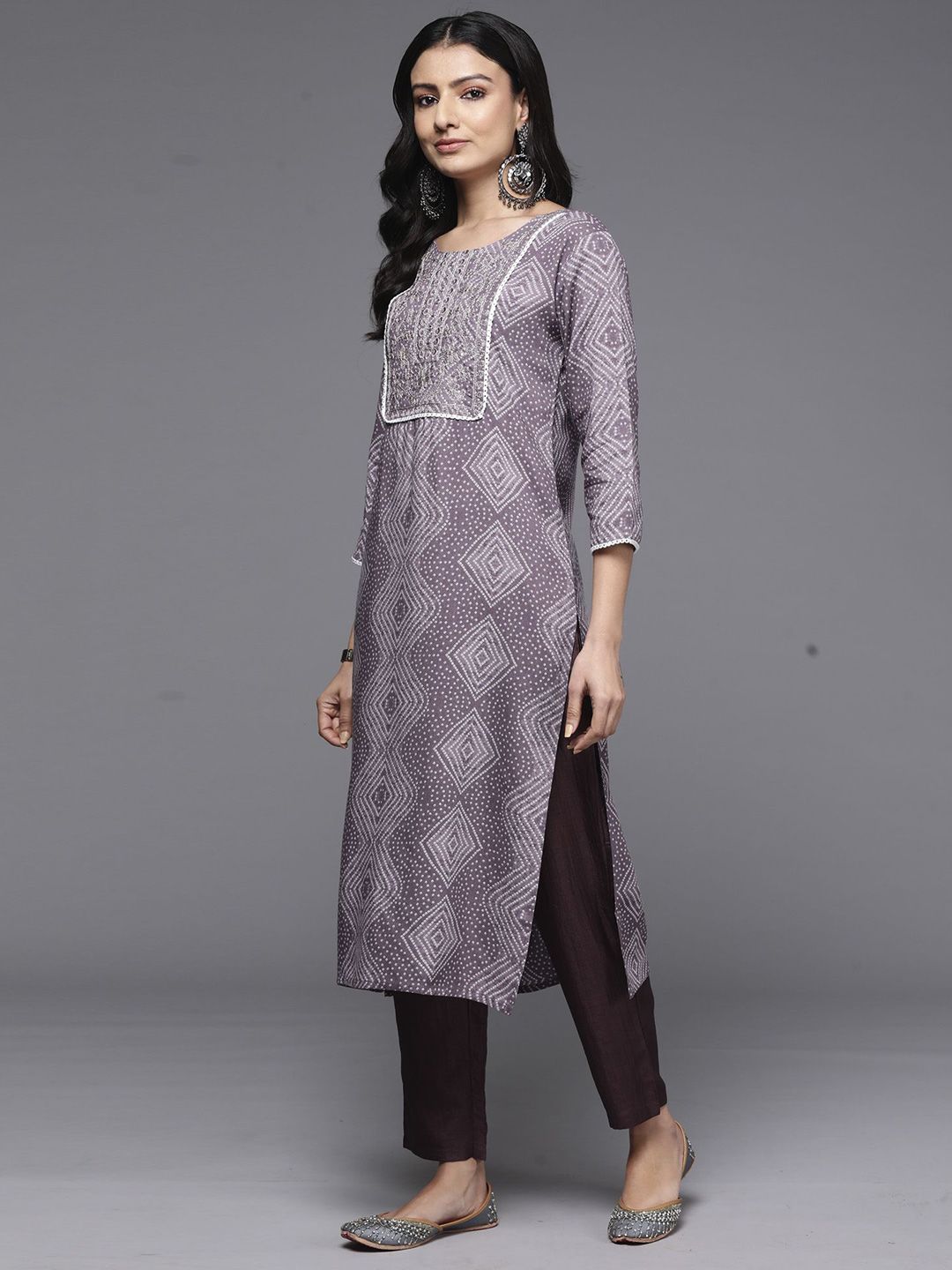 Dhiyona IE Bandhani Printed Round Neck Straight Sequinned Kurta