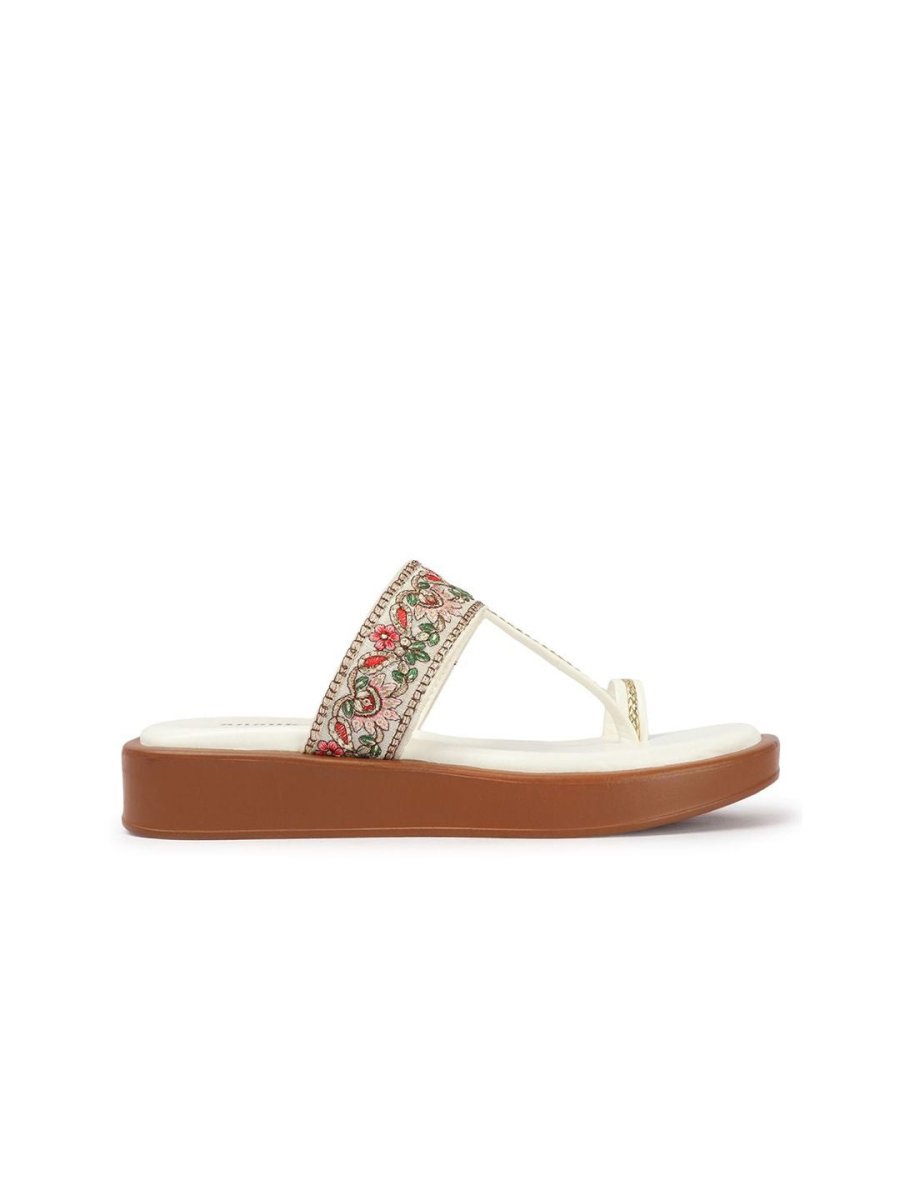 Dhiyona AK Women Embellished Ethnic Open Toe Flats