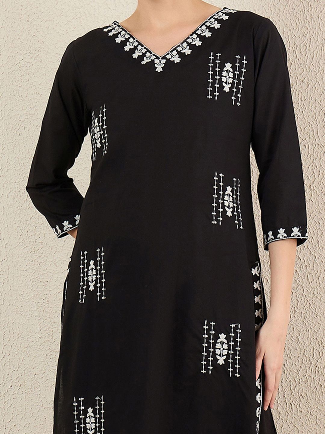 Dhiyona IE Women Floral Embroidered Cotton Kurta with Trousers & Dupatta