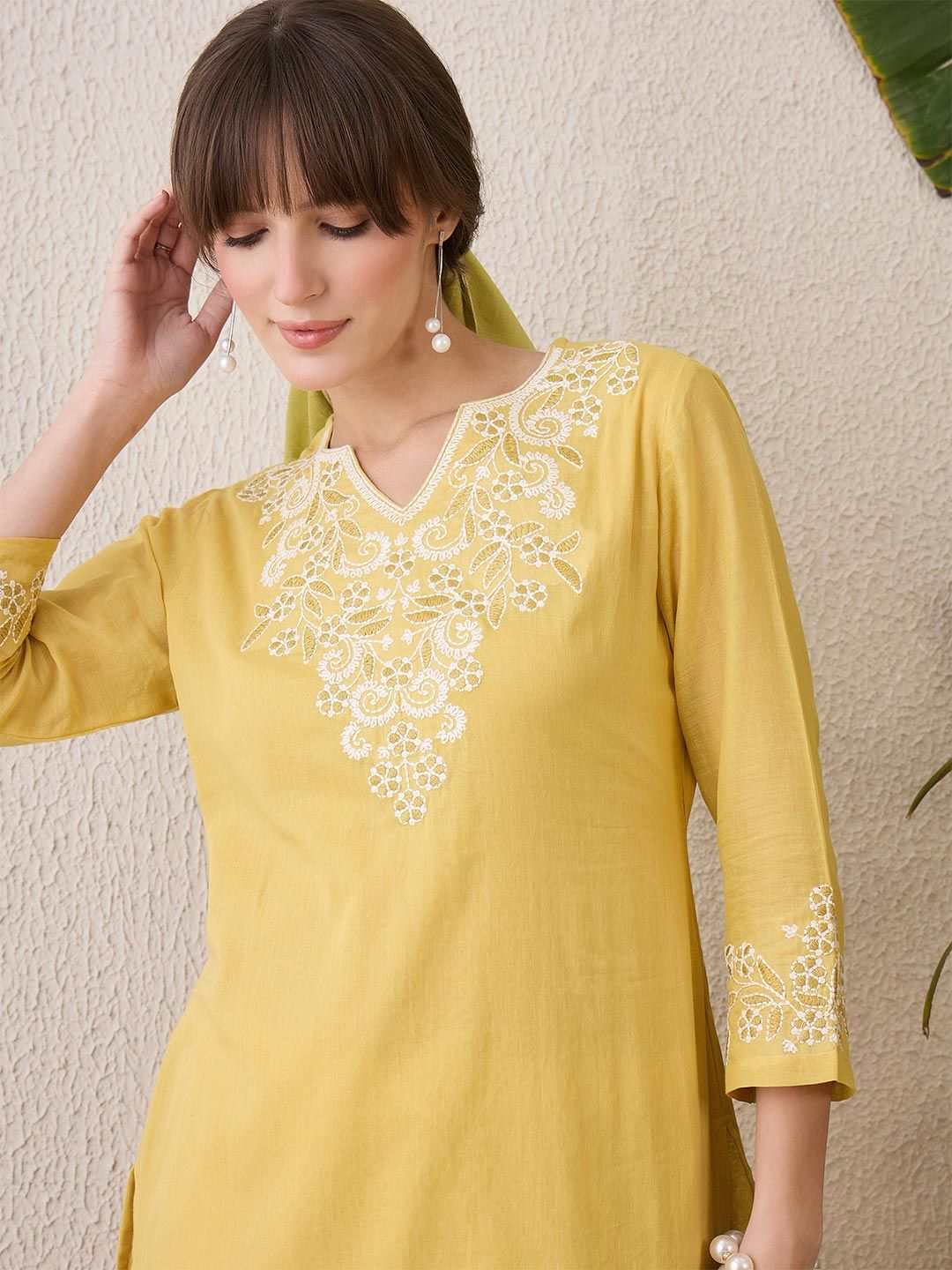 Dhiyona IE Floral Embroidered Notch Neck Pure Cotton Straight Kurta With Trousers