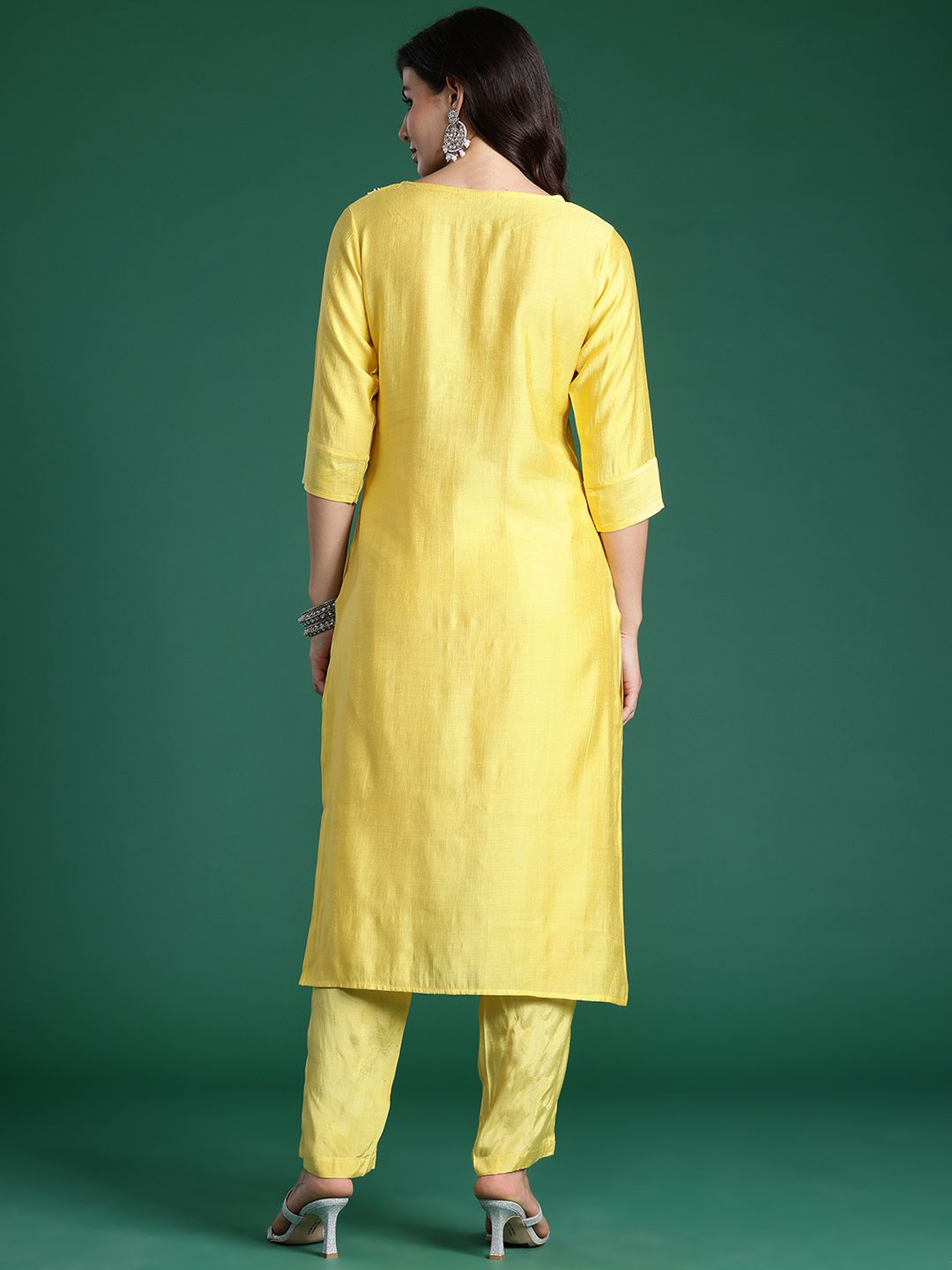 Dhiyona IE Ethnic Motifs Embroidered Thread Work Kurta with Trousers