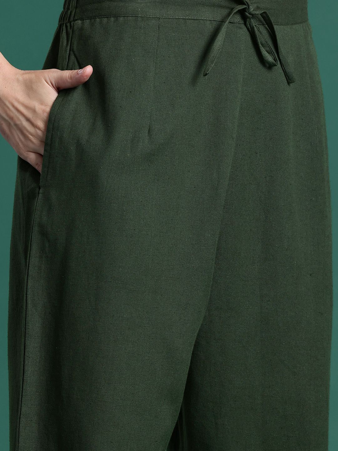 Floral Embroidered Thread Work Pure Cotton Kurta & Trousers