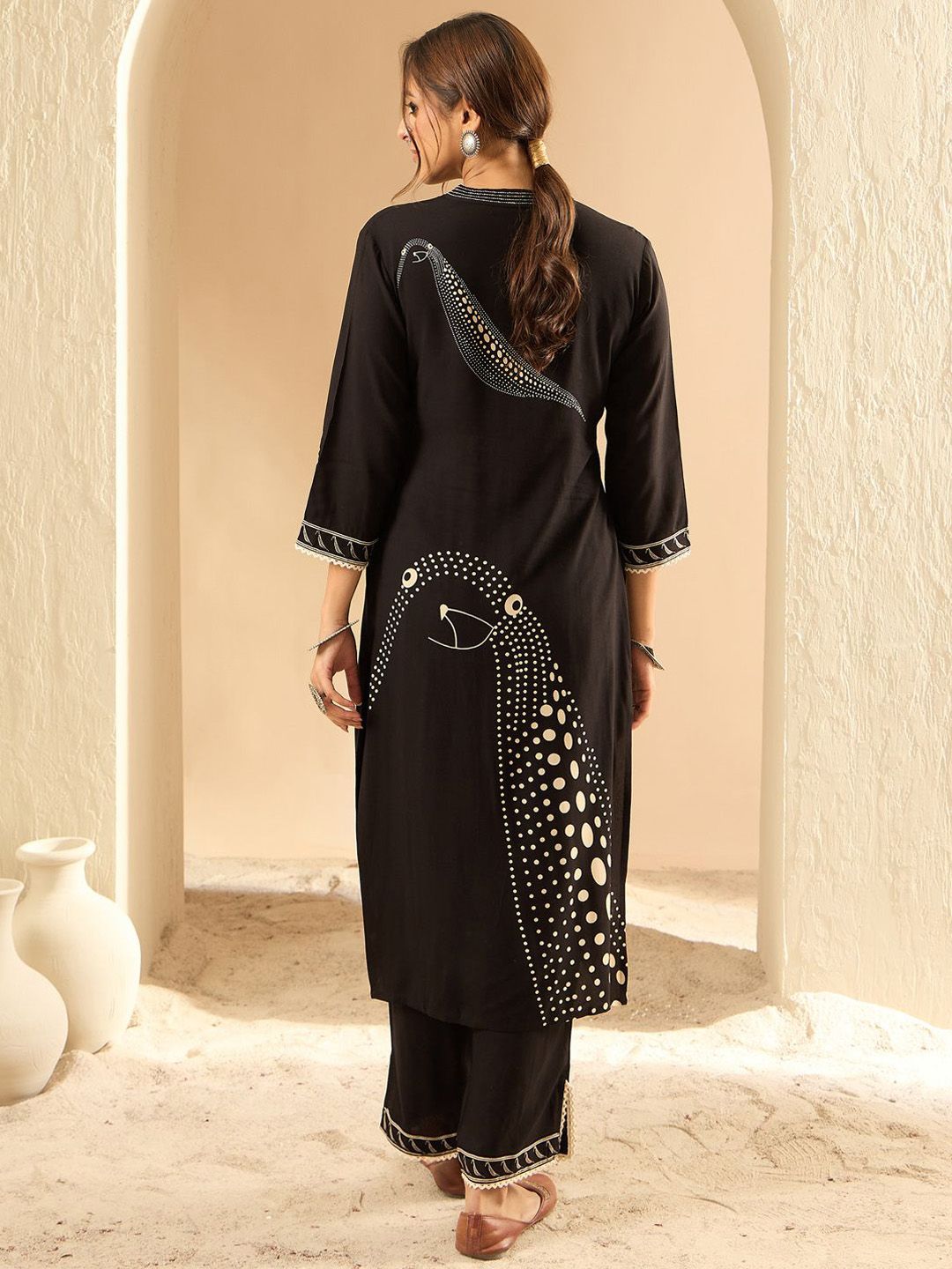 Dhiyona IE Women Printed Regular Kurta with Trousers