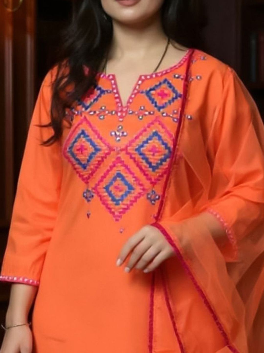 Women Geometric Embroidered V-Neck Mirror Work Kurta with Trousers & Dupatta