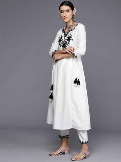 Dhiyona IE Women Floral Yoke Design Empire Sequinned Kurta with Trousers & Dupatta