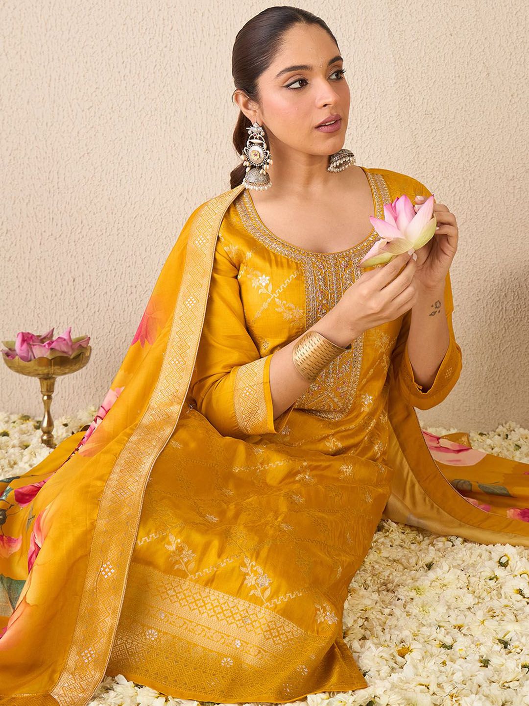 Women Ethnic Motifs Embroidered Regular Kurta with Trousers & With Dupatta