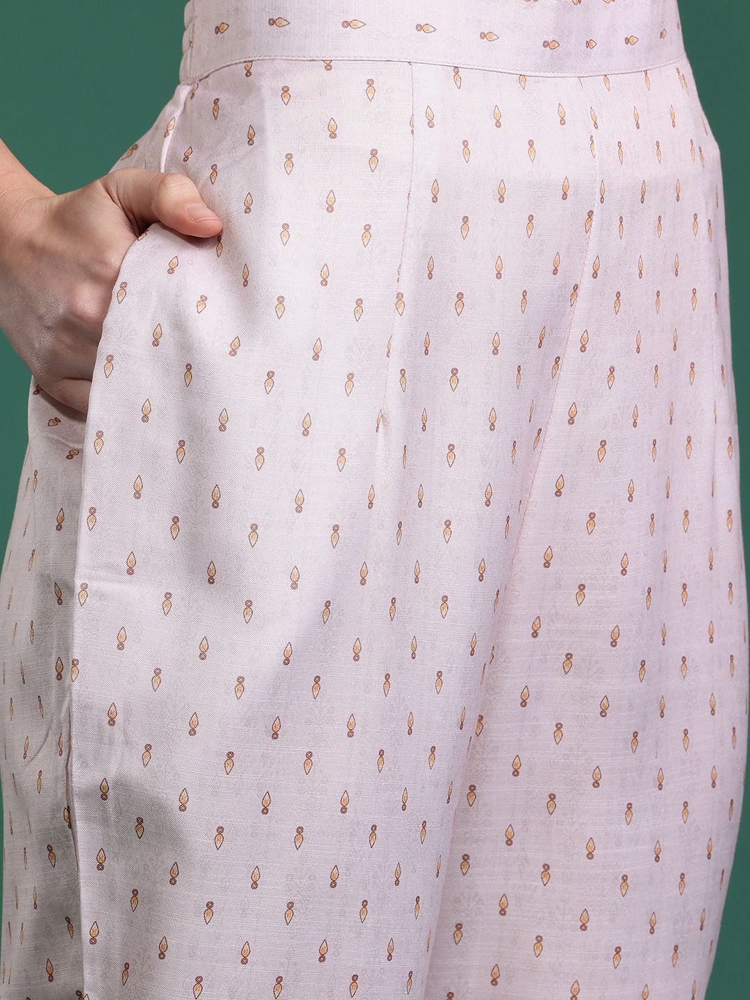 Dhiyona IE Floral Printed Regular Kurta with Trousers