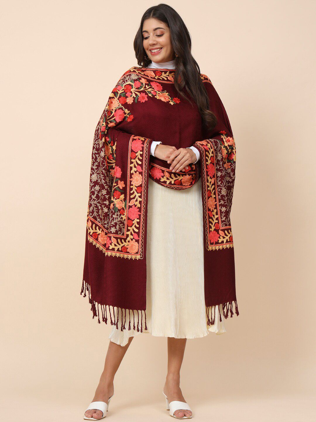 Dhiyona PA Floral Embroidered Shawl