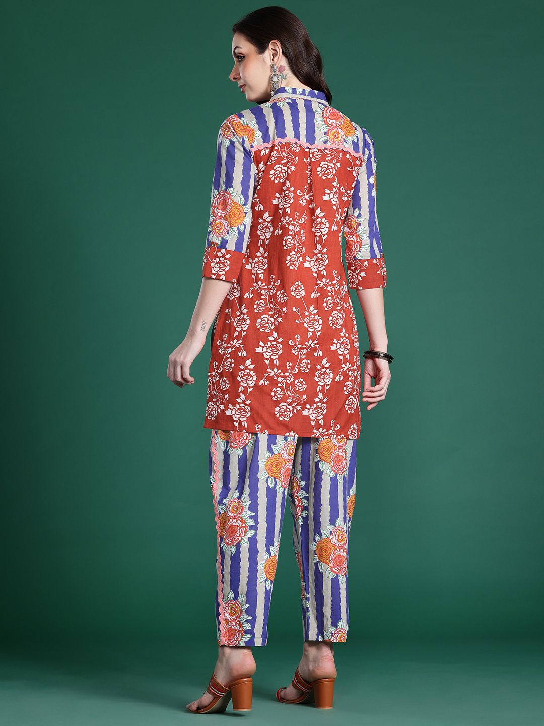 Women Floral Printed Regular Pure Cotton Kurta with Trousers