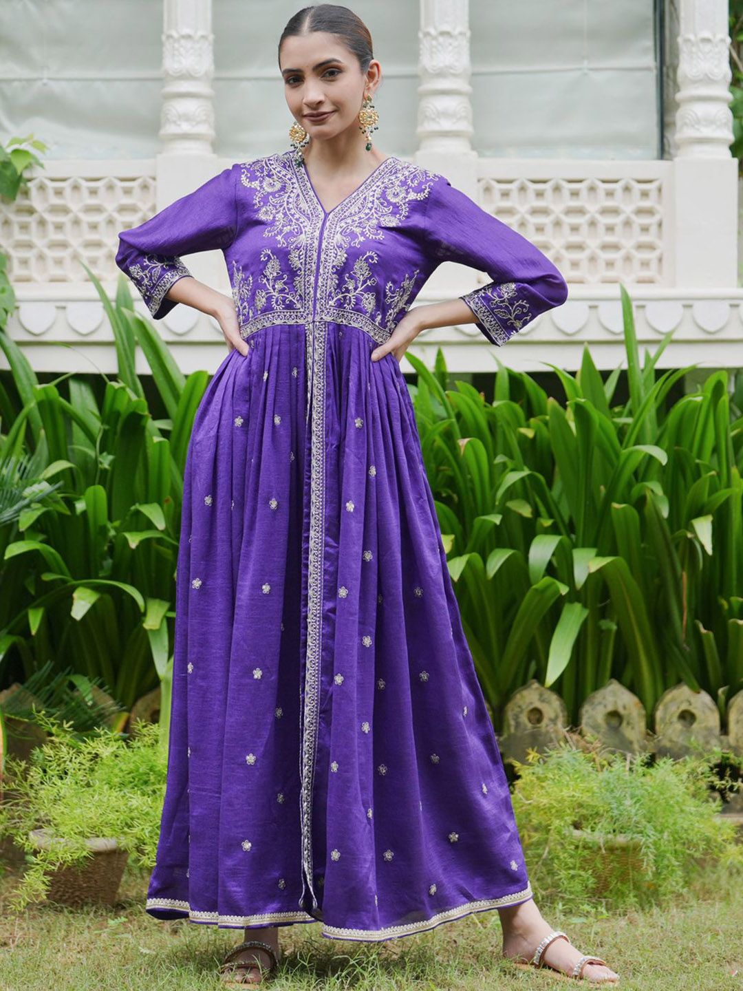 Women Ethnic Motifs Embroidered Empire Kurta with Trousers