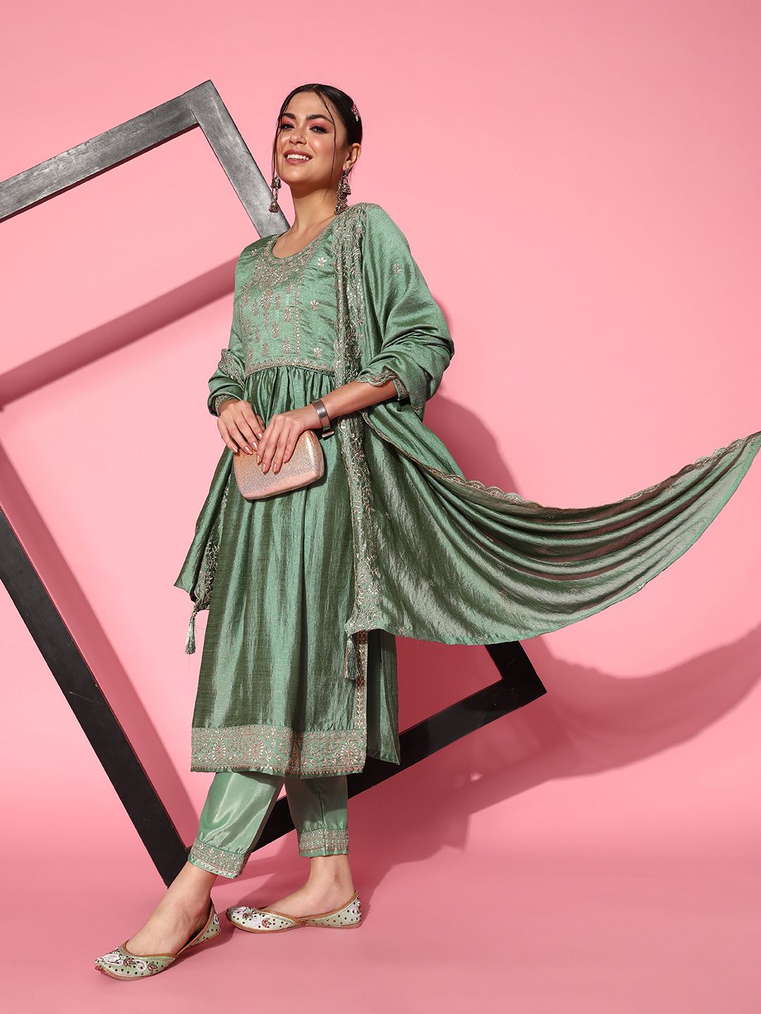 Dhiyona SN Women's Floral Embroidered Regular Sequinned Kurta With Trousers & With Dupatta