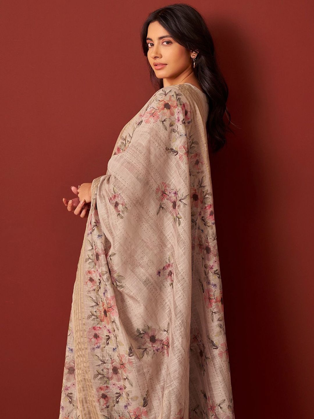 Women Floral Embroidered Linen Kurta with Trousers & Dupatta
