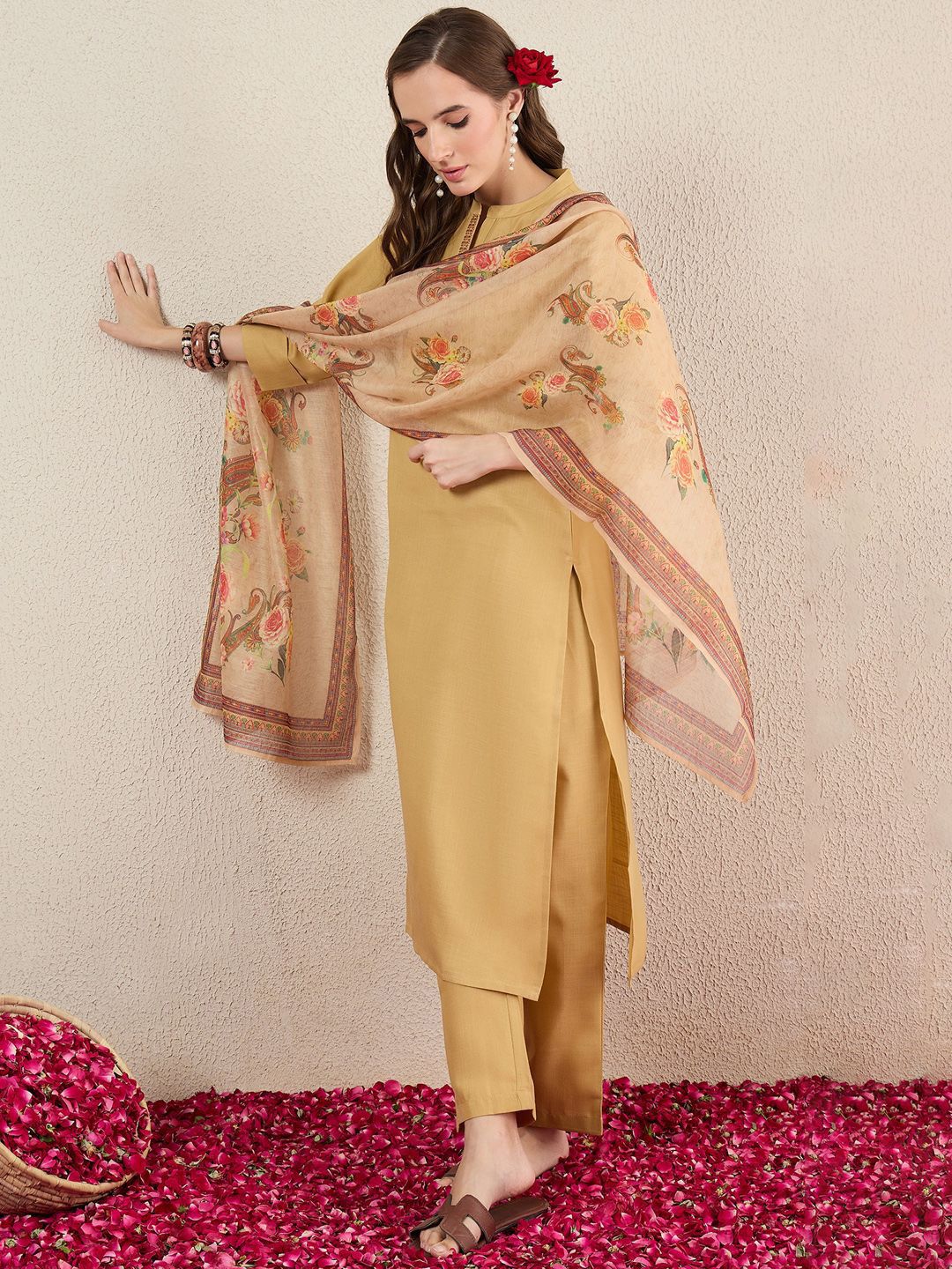 Dhiyona IE Women Solid Kurta with Trousers & Dupatta