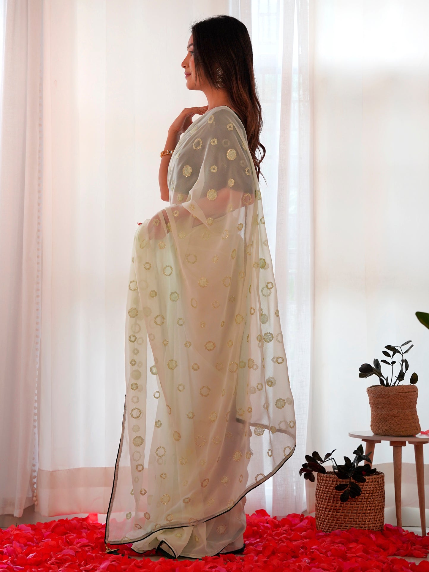 Women's Georgette Green Embellished Designer Saree With Blouse Piece