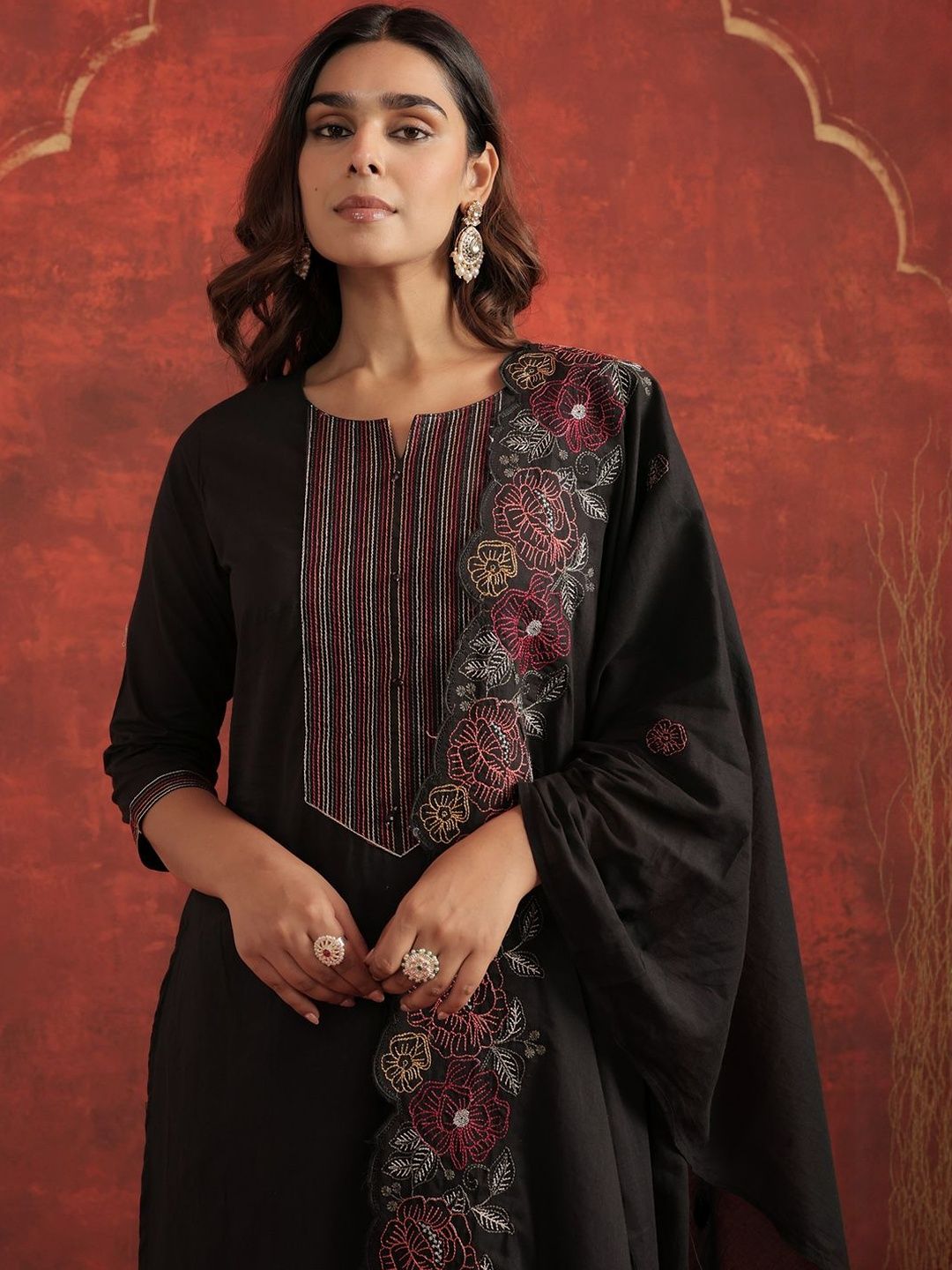Embroidered Round Neck Thread Work Pure Cotton Kurta With Trousers & Dupatta