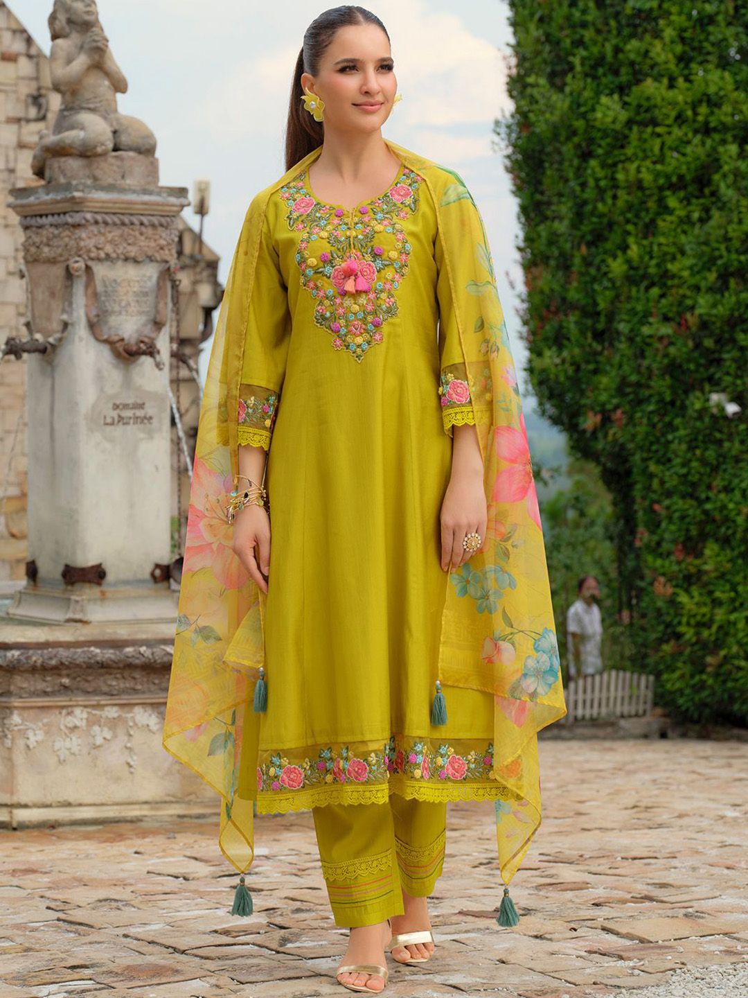 Women Embroidered Kurta with Trousers & Dupatta
