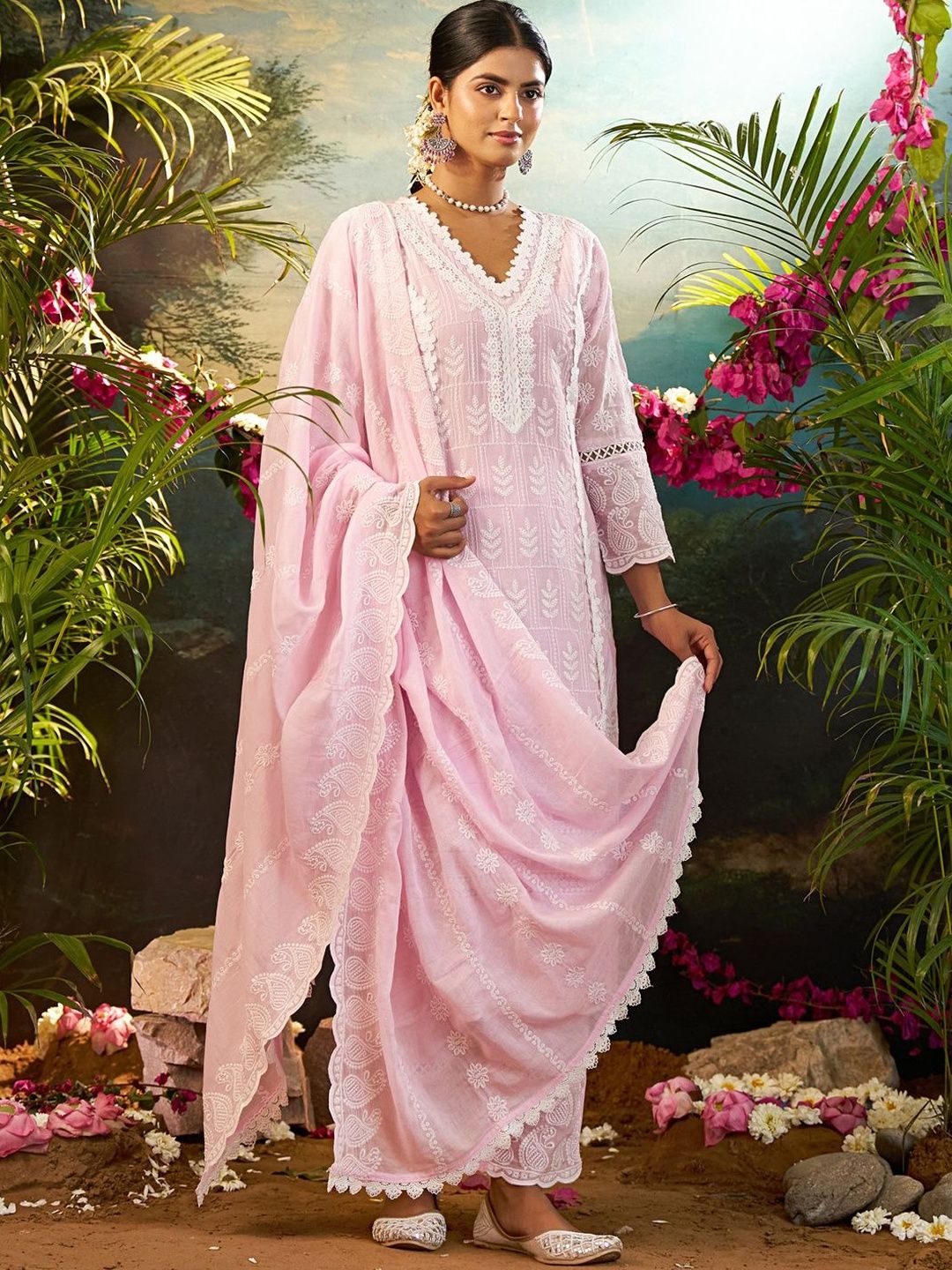 Floral Embroidered Thread Work Pure Cotton Kurta With Trousers & Dupatta