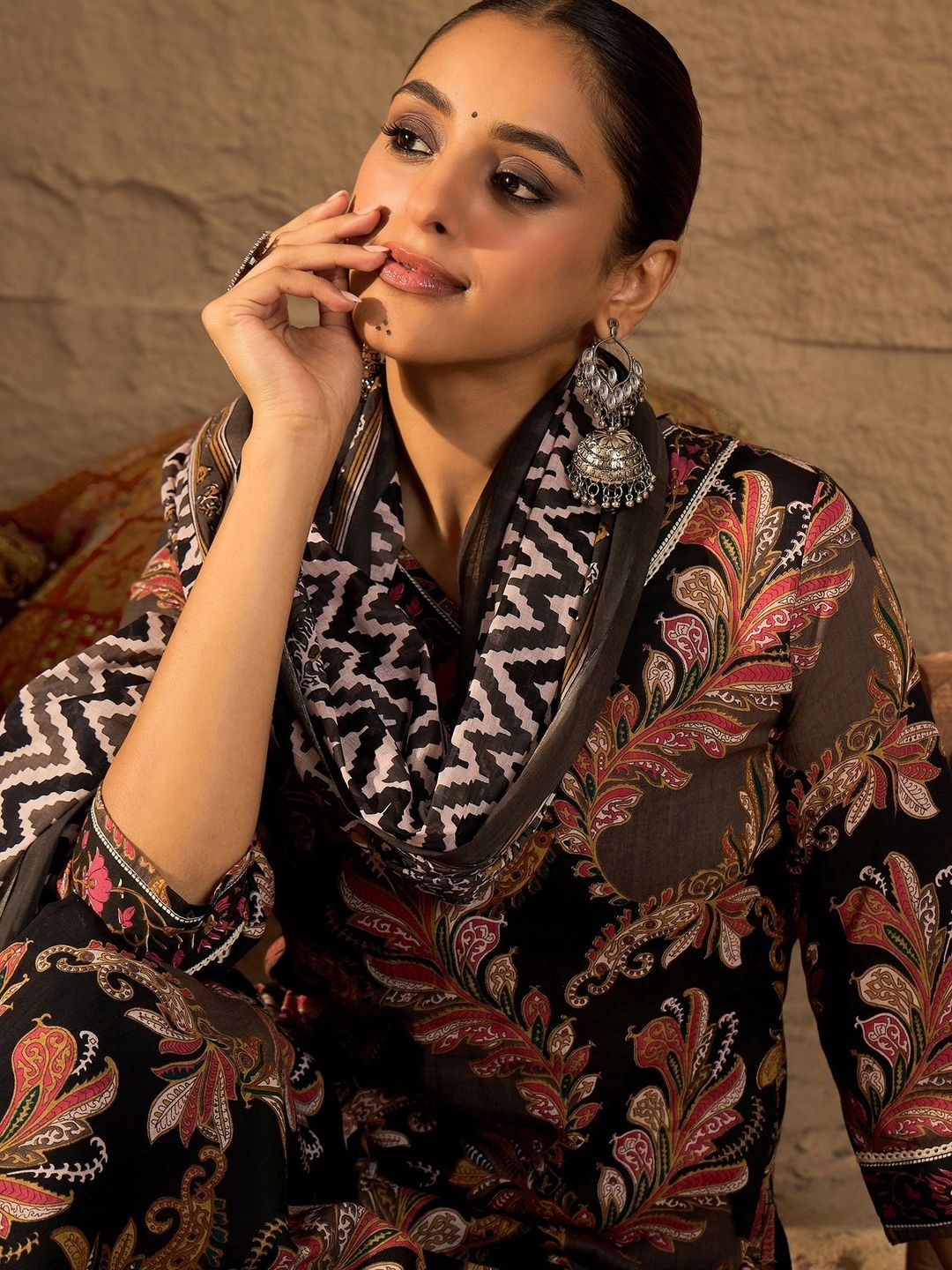Ethnic Motifs Printed V-Neck Straight Pure Cotton Kurta With Trouser & Dupatta