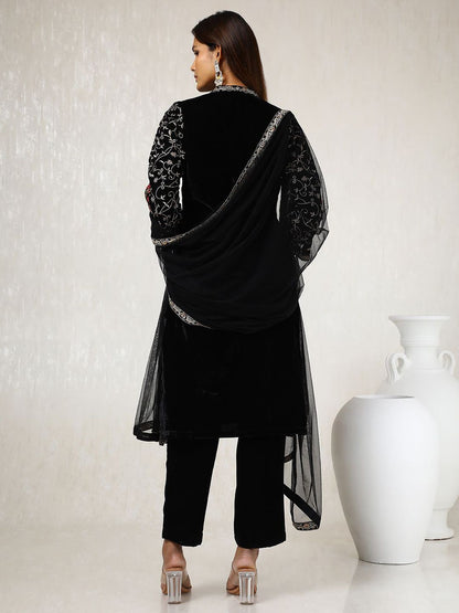 Dhiyona SO Women's Black Floral Embroidered Regular Velvet Straight Kurta With Trouser With Dupatta